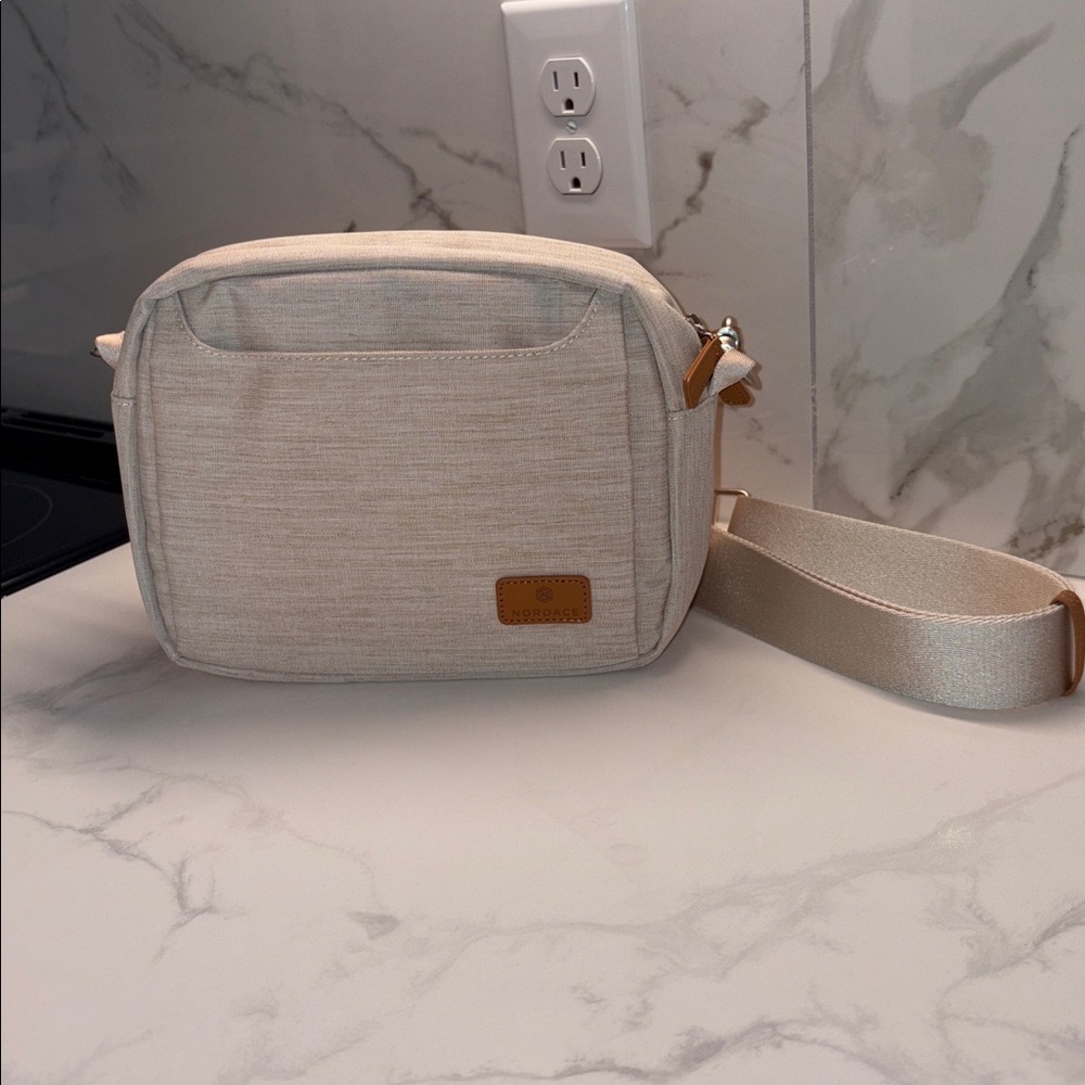Nordace Siena Pro Travel Crossbody Bag - Picture 2 of 6